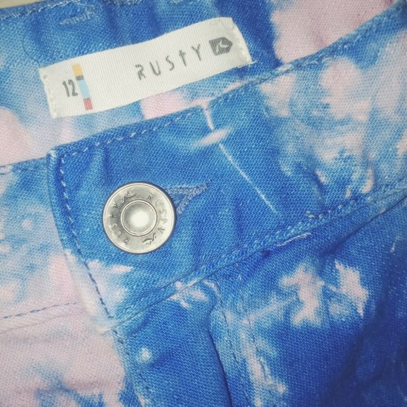 RUSTY Palmer Tie Dye Pink Blue Festival Frayed Cut-Off Denim Shorts - Picture 3 of 4